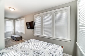 4 bedrooms, iron/ironing board, travel cot, free WiFi