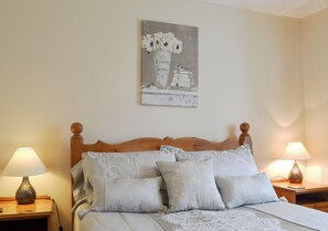 3 bedrooms, free WiFi, bed sheets