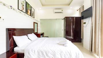 1 habitación, tabla de planchar con plancha y wifi