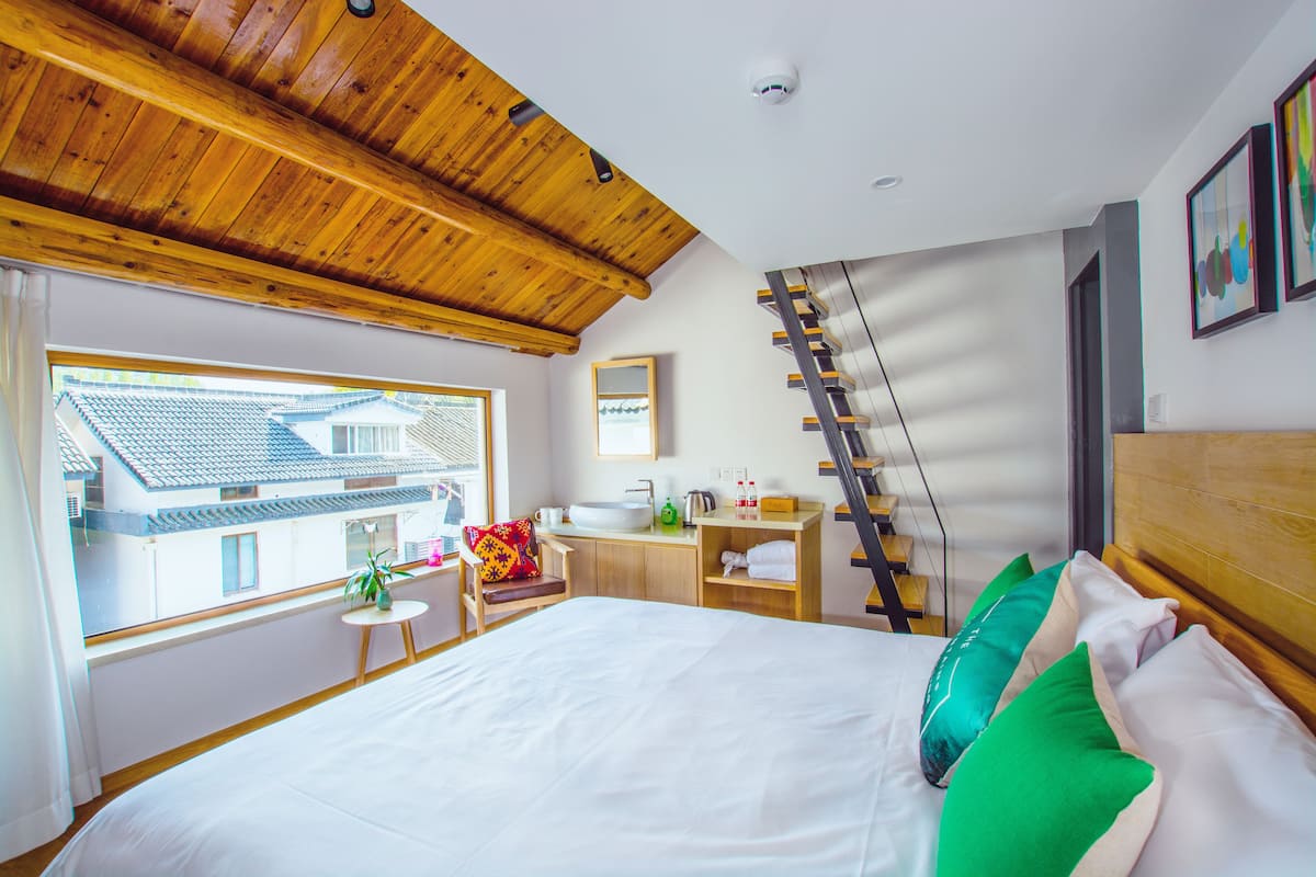 Superior-Zweibettzimmer | Schreibtisch, Verdunkelungsvorhänge, kostenloses WLAN, Bettwäsche