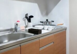 Fridge, microwave, oven, stovetop - Randor Residential Hotel Kyoto Suites (Kyoto)