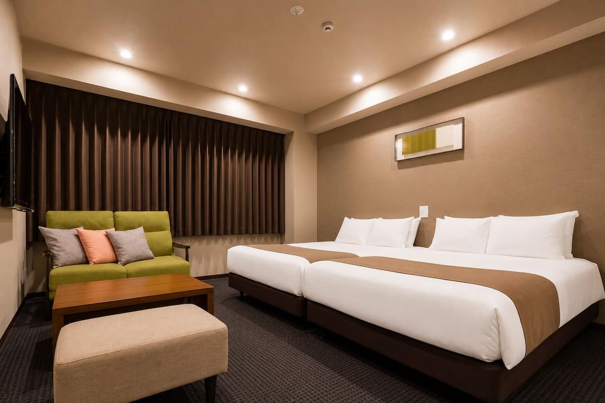 Club Suite, 1 Bedroom, Non Smoking, Hot Tub | Premium bedding, pillowtop beds, individually decorated