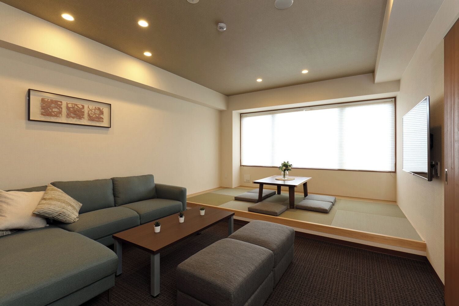 City Suite, 1 Bedroom, Non Smoking, Hot Tub | Living area | Smart TV