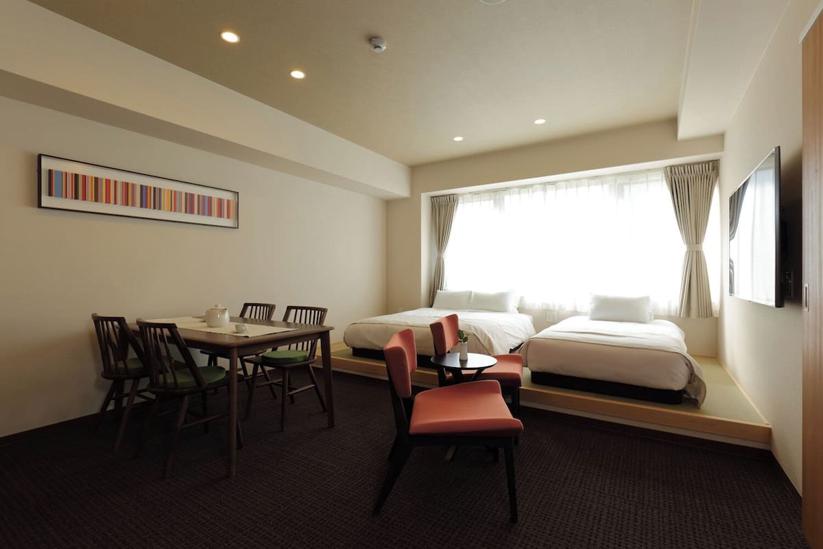 Family Suite, 1 Bedroom, Non Smoking, Hot Tub | Living area | Smart TV