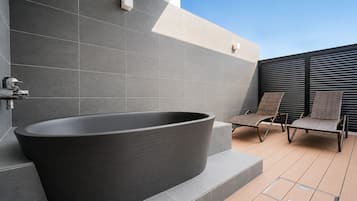 Presidential Penthouse, 2 Bedrooms, Non Smoking, Terrace | Bathroom | Separate bathtub and shower, jetted bath, rainfall showerhead