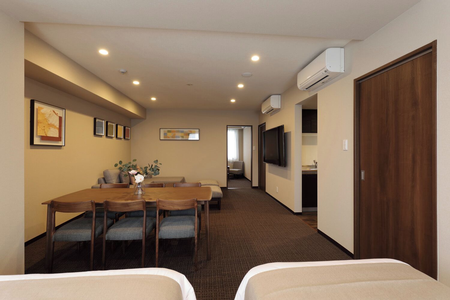 Presidential Suite, 1 Bedroom, Non Smoking, Hot Tub | Living area | Smart TV