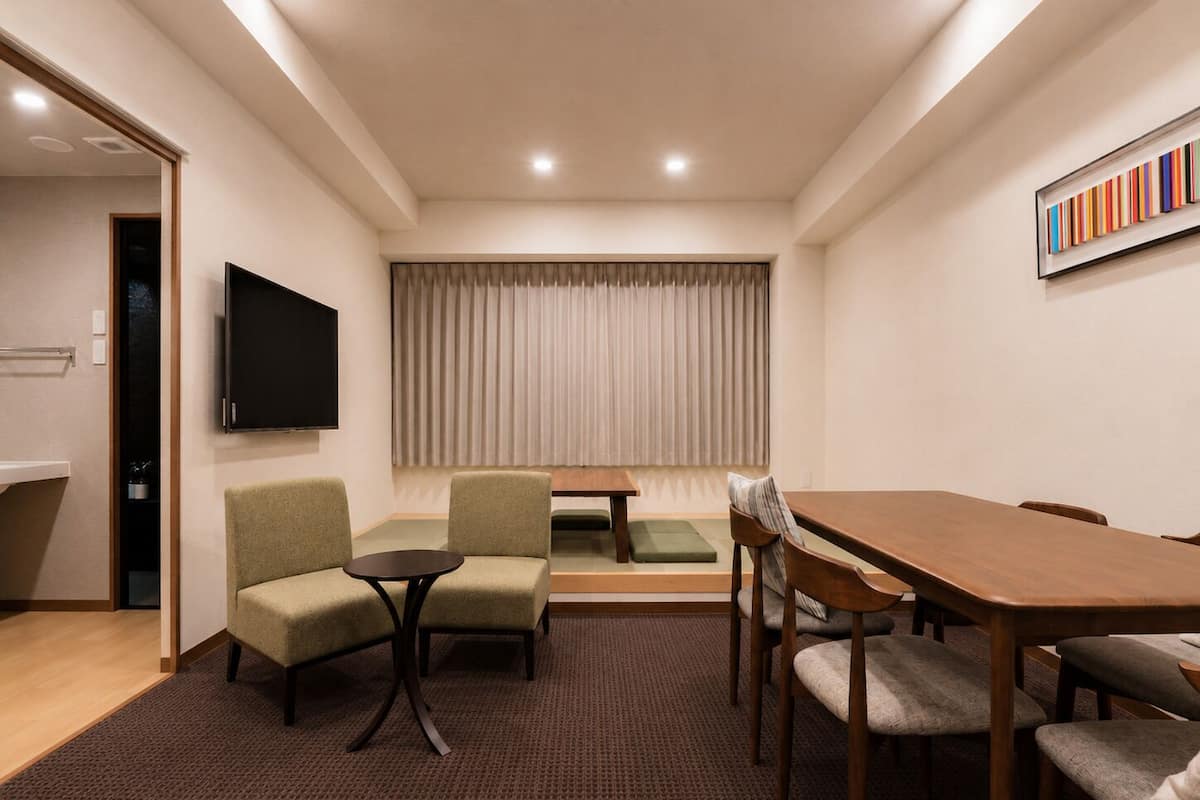 Design Suite, 1 Bedroom, Non Smoking, Hot Tub | Premium bedding, pillowtop beds, individually decorated