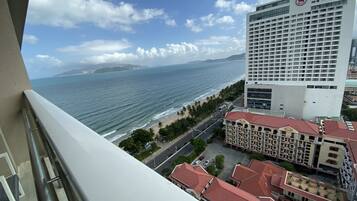 Deluxe-Studio, 1 Schlafzimmer, Kochnische, Strandblick | Ausblick vom Zimmer