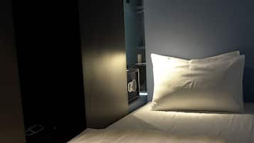 Capsule Mixed (Single) - max 12 Hours | Desk, free WiFi, bed sheets