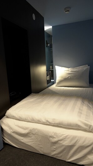 Capsule Mixed (Single) - max 12 Hours | Desk, free WiFi, bed sheets - Capsule Transit KLIA2 Airside (Sepang)