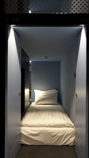 Basic-Einzelzimmer, Gemischter Schlafsaal (Capsule - Max 12 hours)