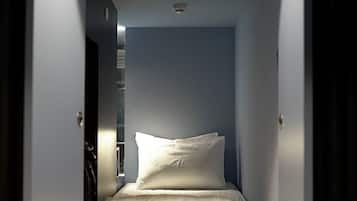 Habitación individual básica, dormitorio mixto (Capsule - Max 12 hours) | Escritorio, wifi gratis y ropa de cama