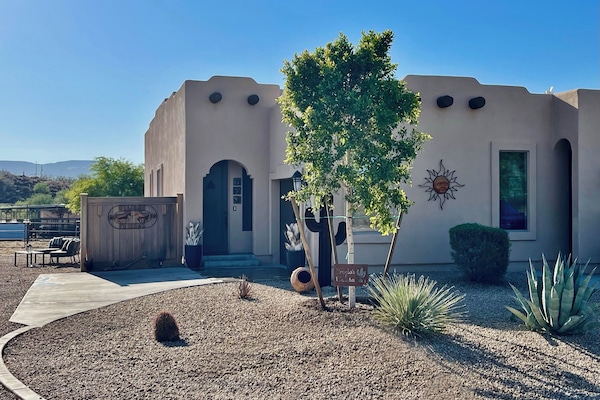 Private entrance, designated parking & amazing views. Let the relaxation begin.