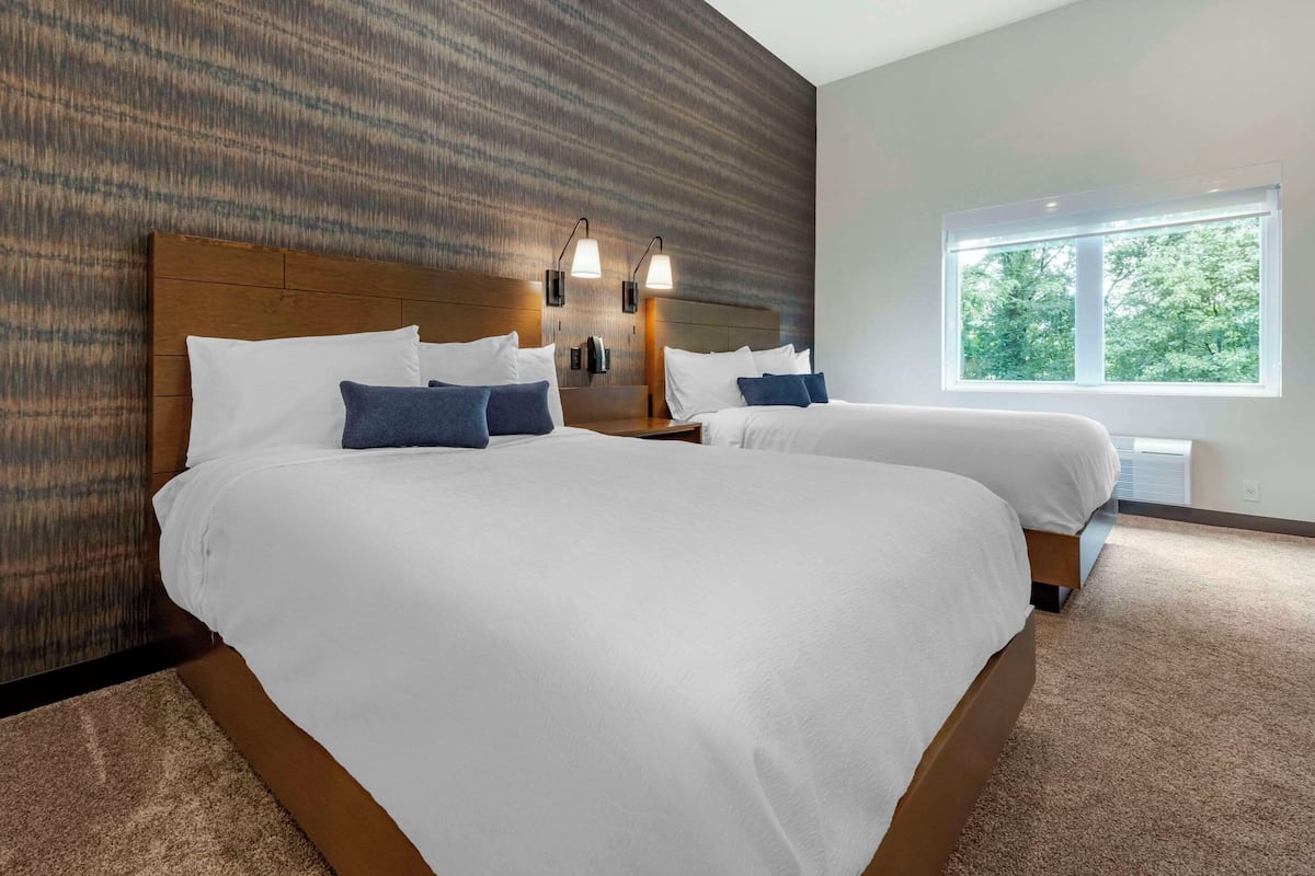 Hochwertige Bettwaren, Pillowtop-Betten, Zimmersafe, Schreibtisch