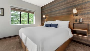 Premium bedding, pillowtop beds, in-room safe, desk