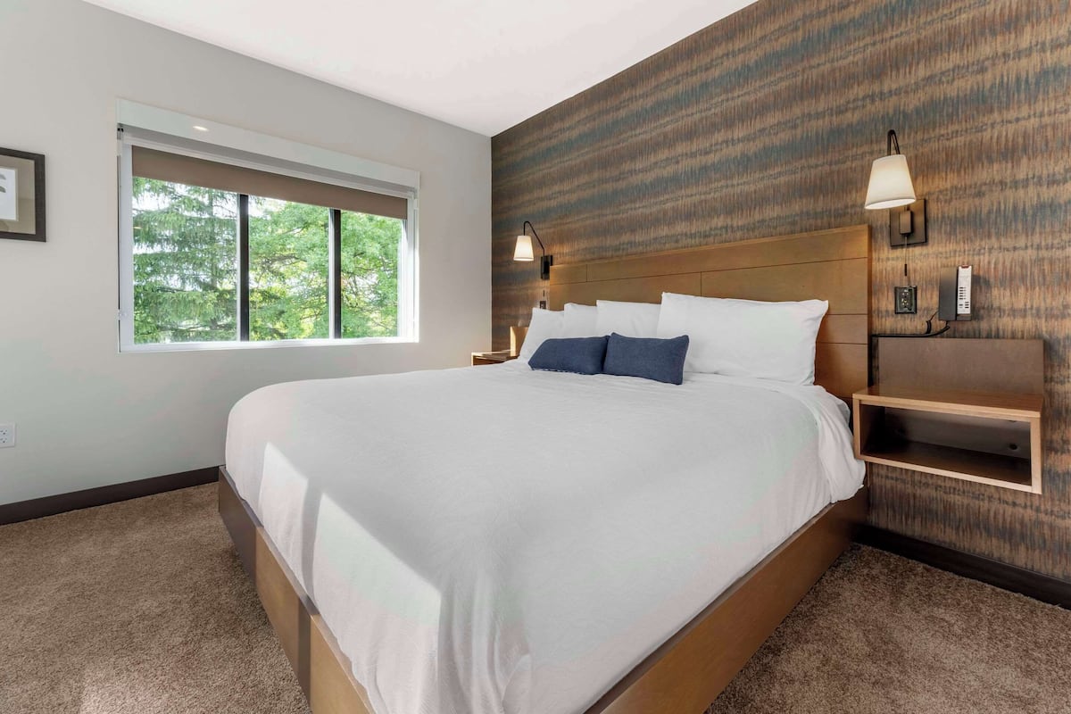 Hochwertige Bettwaren, Pillowtop-Betten, Zimmersafe, Schreibtisch