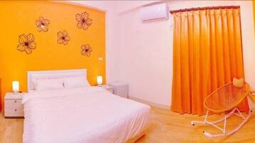 Double Room | Bathroom | Shower, free toiletries, hair dryer, slippers