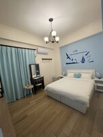 Double Room | Desk, free WiFi, bed sheets
