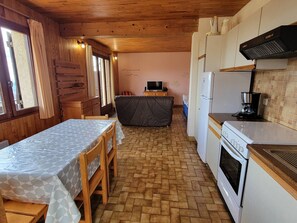 Fridge, microwave, oven