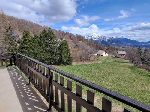Spacious apartment, 6 people, 2 beds, balcony, Saint-Michel-de-Chaillol