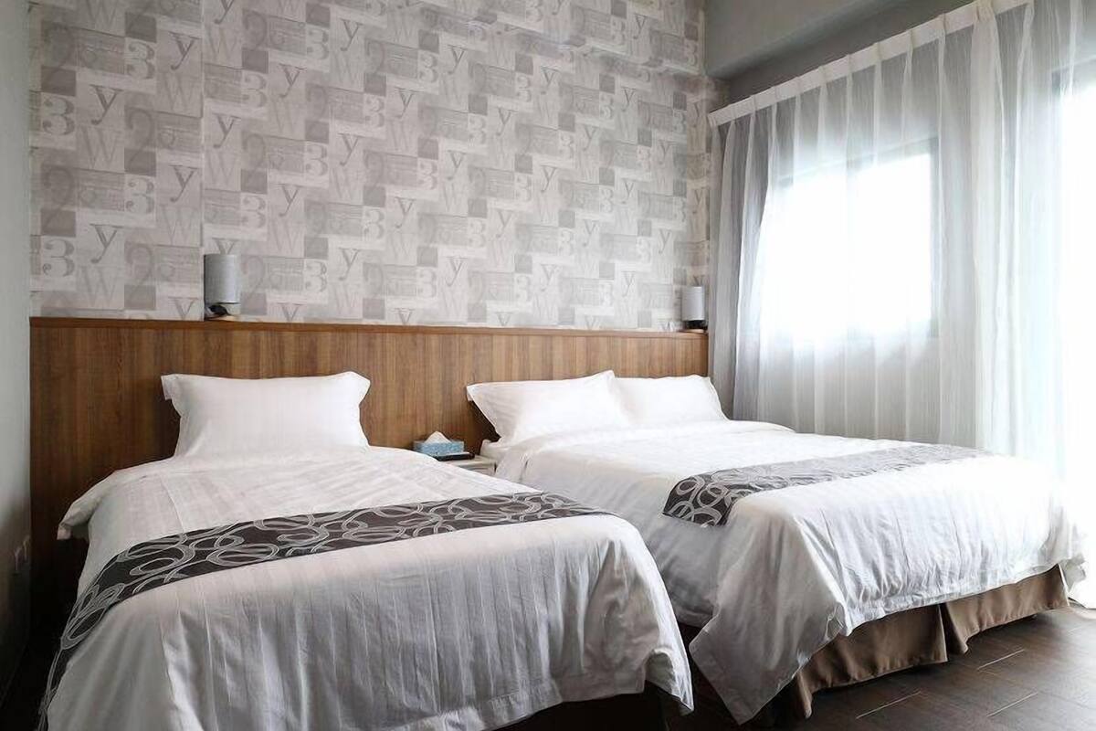 Triple Room | Desk, blackout drapes, free WiFi, bed sheets