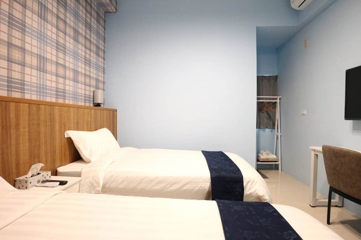 Double or Twin Room | Desk, soundproofing, free WiFi, bed sheets