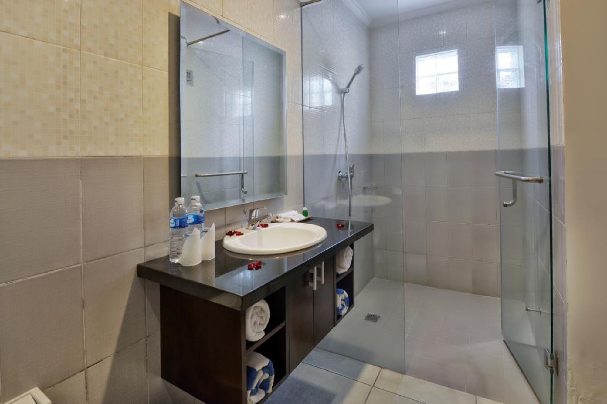 Cozy Two Bedroom Villa  in Kerobokan