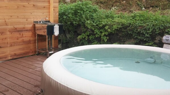 Tienda de campaña básica | Baño | Toallas