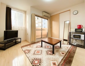 Quarto duplo básico (303) | Edredons de pluma, individualmente decorados, individualmente mobiliados