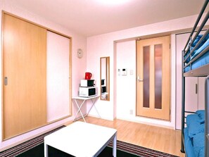 Standard Triple Room | Down comforters, individually decorated, individually furnished, desk - Roanne Higashiyama (Kyoto)