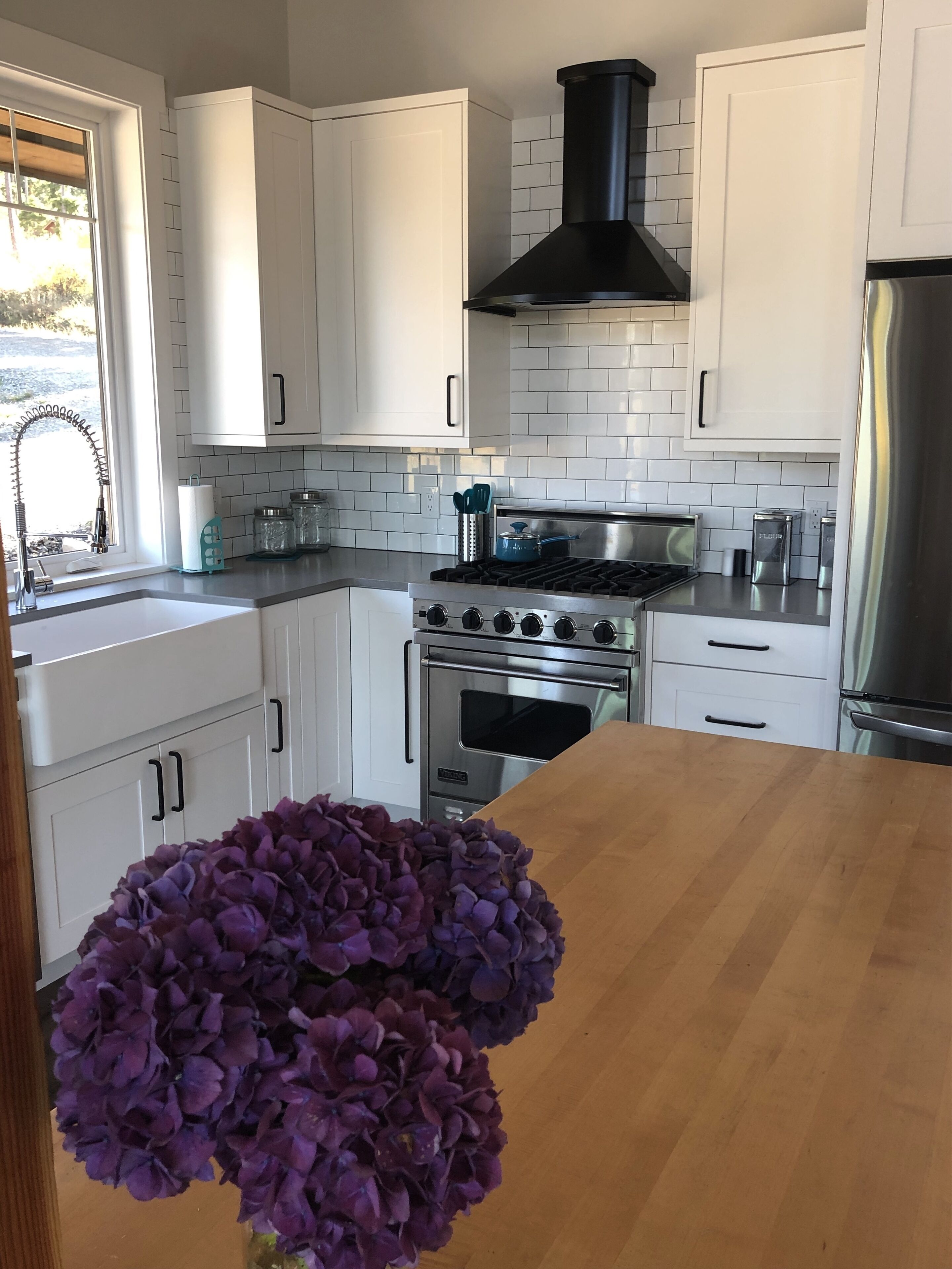 House with a View, Hot Tub, Great for Kids and Outdoor Activities