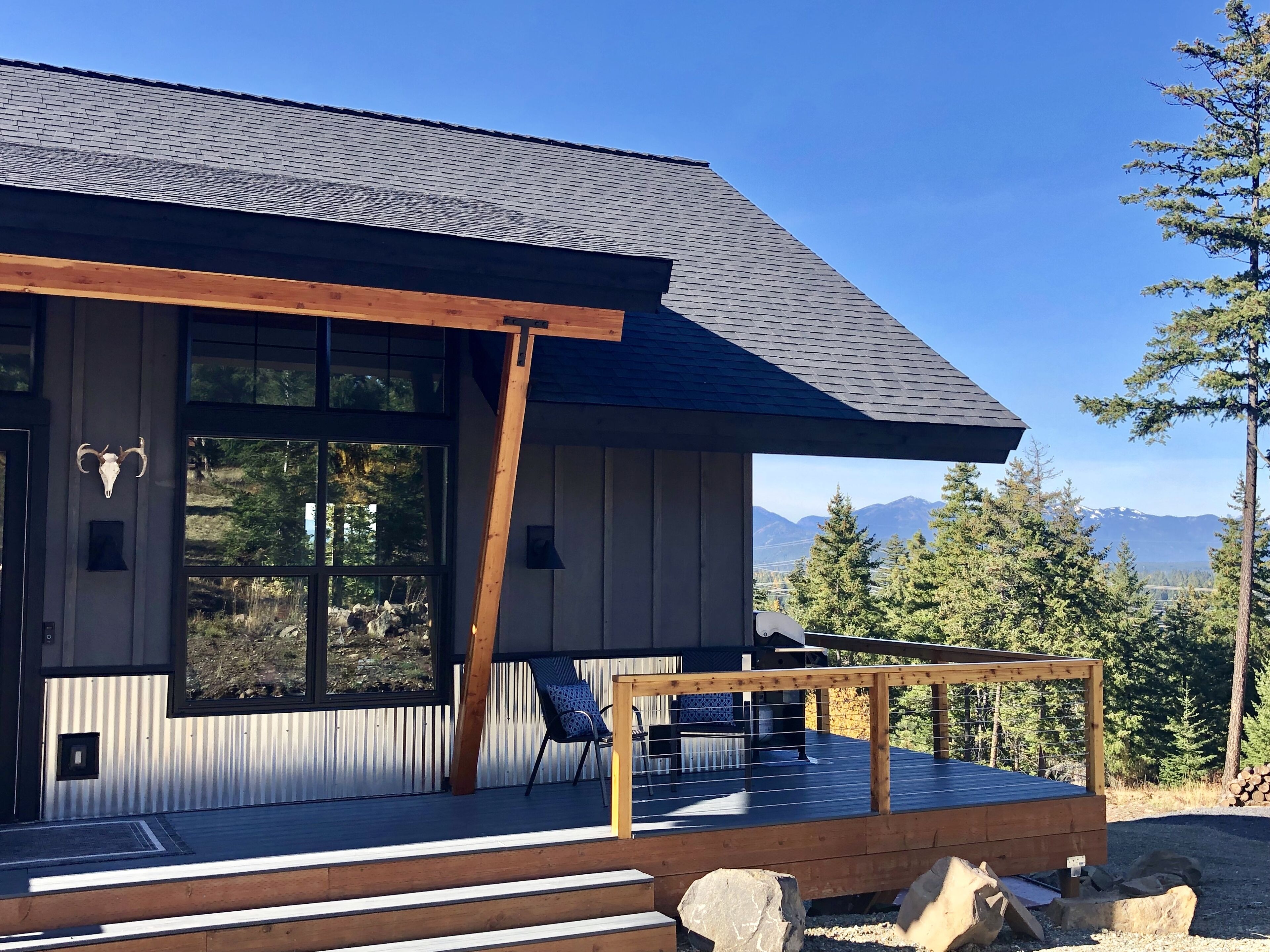 House with a View, Hot Tub, Great for Kids and Outdoor Activities