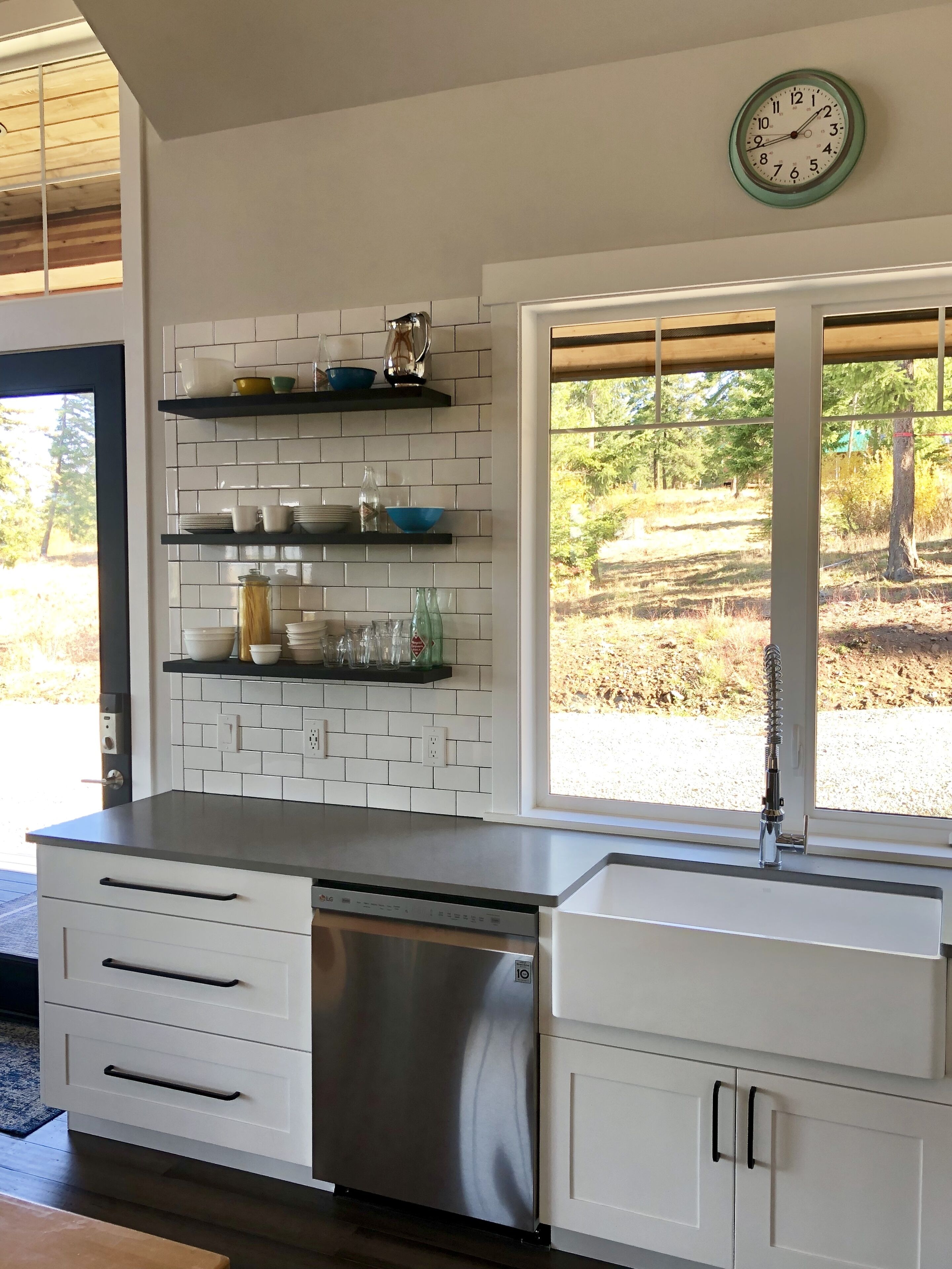 House with a View, Hot Tub, Great for Kids and Outdoor Activities