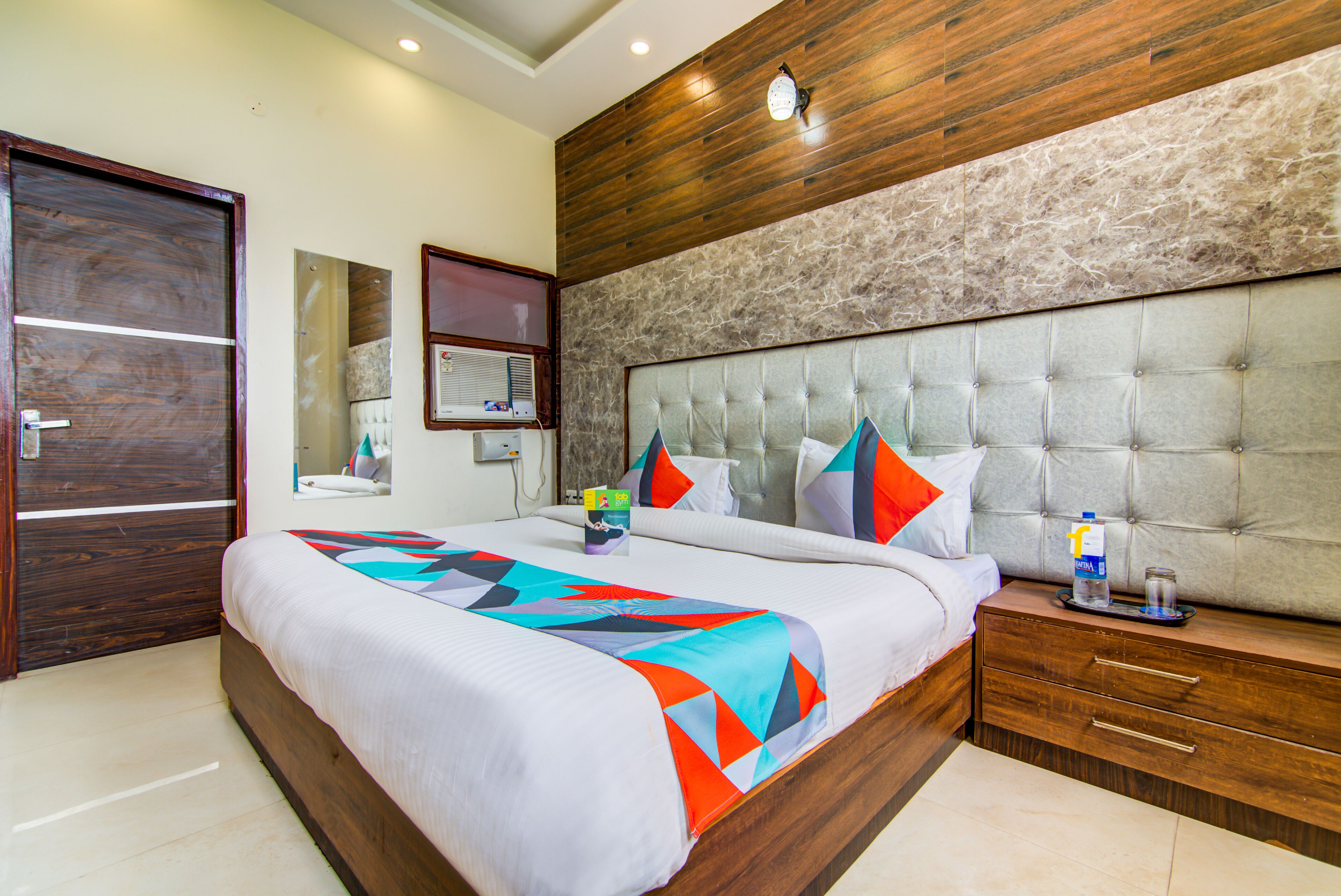 deluxe room | desk, free wifi