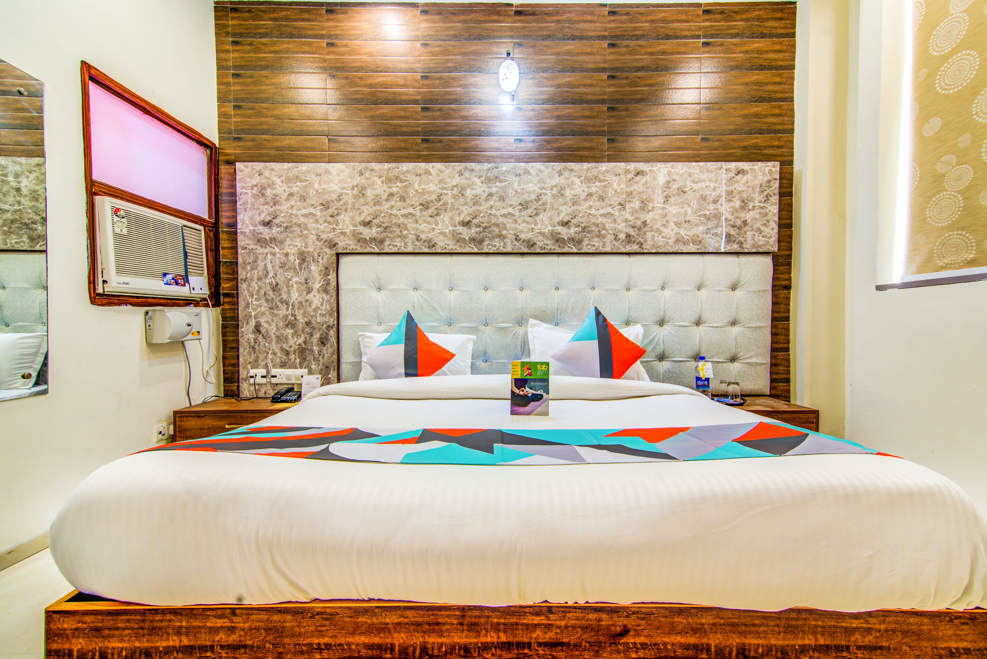 deluxe room | desk, free wifi