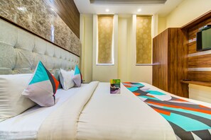 Deluxe Room | Desk, free WiFi