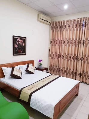 Desk, blackout drapes, iron/ironing board, free WiFi