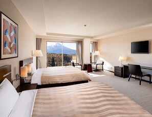In-room safe, desk, laptop workspace, free WiFi