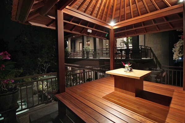 1 ruang perawatan dan pijat