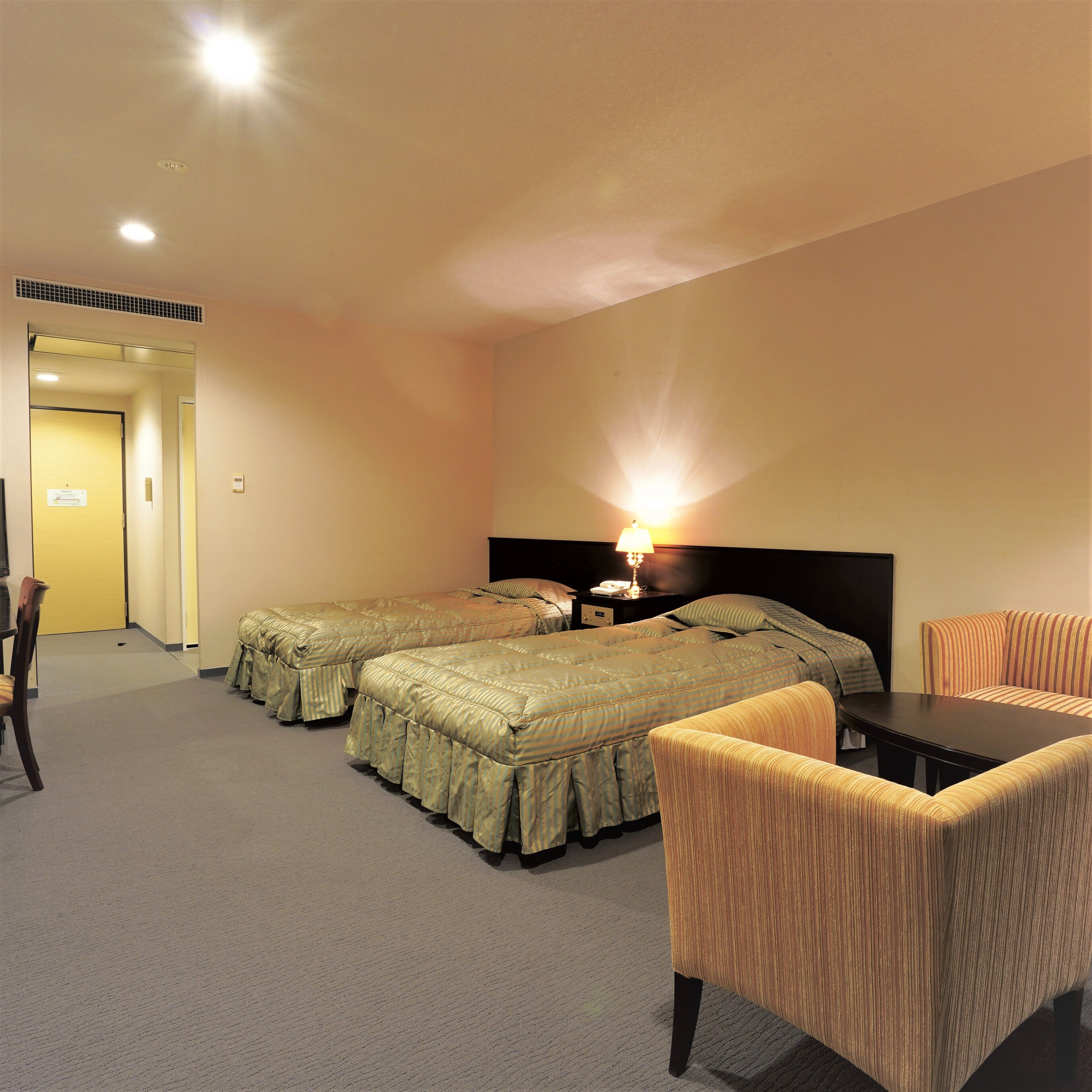 In-room safe, free WiFi, bed sheets
