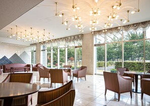 Lobby lounge - The Gran Resort Ohmimaiko (Otsu)