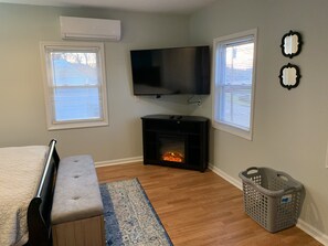 2 bedrooms, desk, iron/ironing board, free WiFi