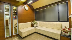 Lobby sitting area - FabHotel Eco Stay (Indore)