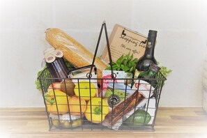 Champagne service - Nature Domes (Toms Creek)