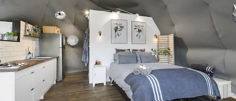 Luxury Tent, Mountainside | Interior entrance