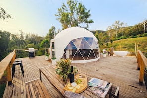 Balcony - Nature Domes (Toms Creek)