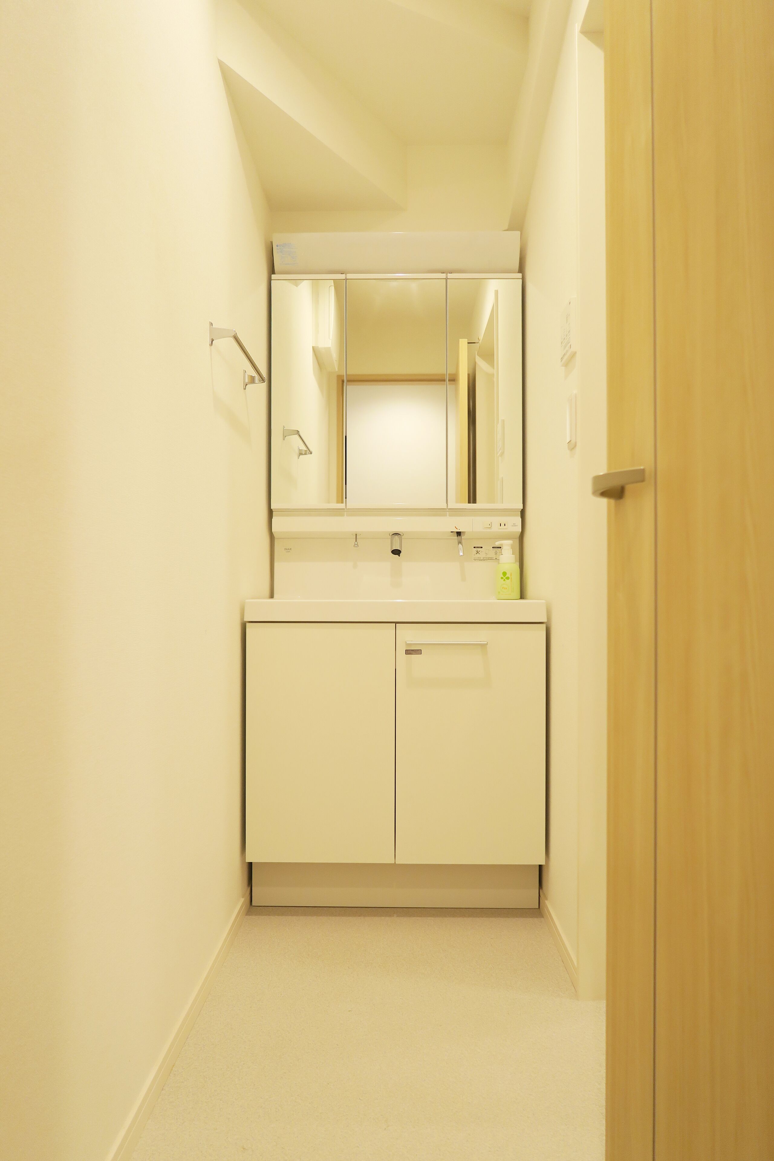 Three-Bedroom Apartment | Bathroom | Combined shower/tub, deep soaking tub, free toiletries, hair dryer