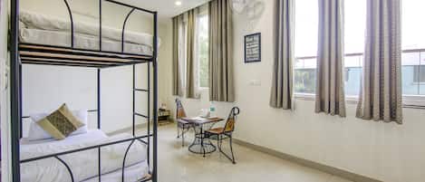 Dormitorio condiviso Economy | 1 camera, ferro/asse da stiro, Wi-Fi gratuito, lenzuola