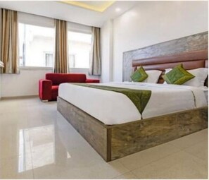 Phòng đôi hoặc 2 giường đơn Deluxe, 1 giường cỡ queen | Bàn ủi/dụng cụ ủi quần áo, truy cập Internet không dây miễn phí 