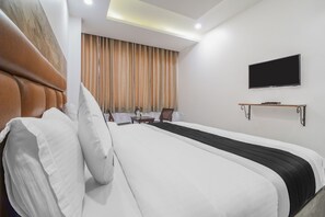 Kamar Double atau Twin Deluks, 1 Tempat Tidur Queen | Pemandangan jalan